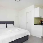 Downtown Deluxe With Queen Bed Be-35 *
