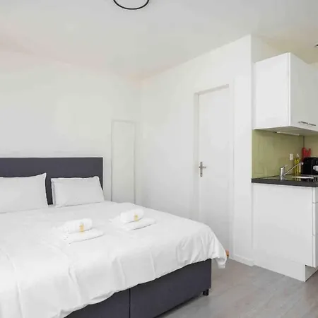 Downtown Deluxe With Queen Bed Be-35 *