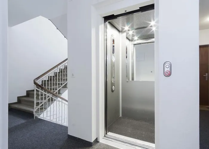 Downtown Deluxe With Queen Bed Be-35 *