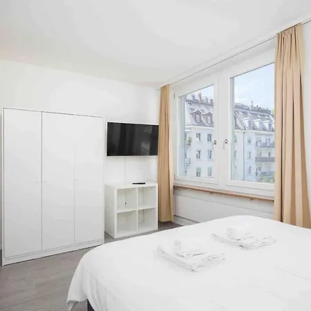Apartment Downtown Deluxe With Queen Bed Be-35